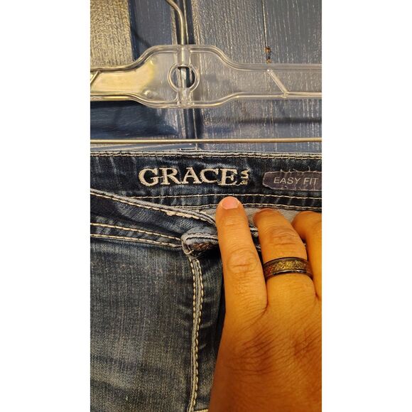 Grace In La Women's Mid Rise Embroidered Easy Fit Medium Wash Jeans Size 30 - Picture 8 of 8